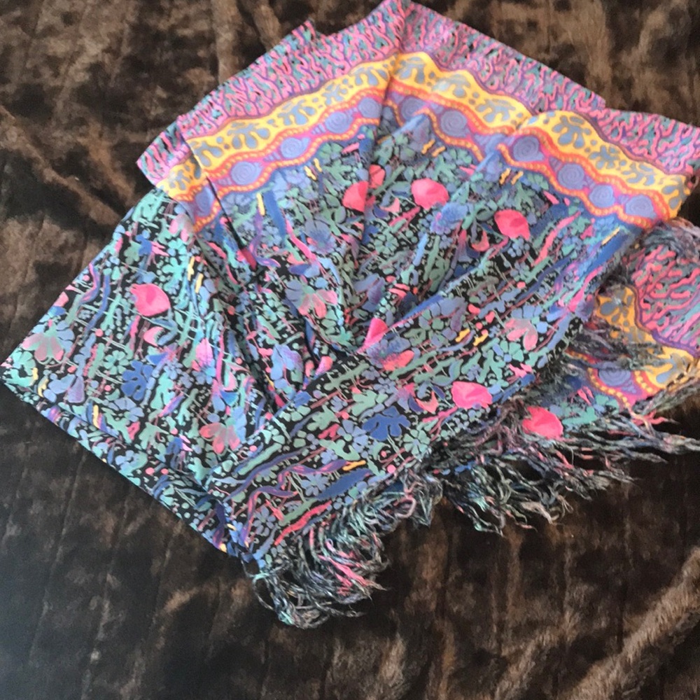 Beautiful sarong worn twice.